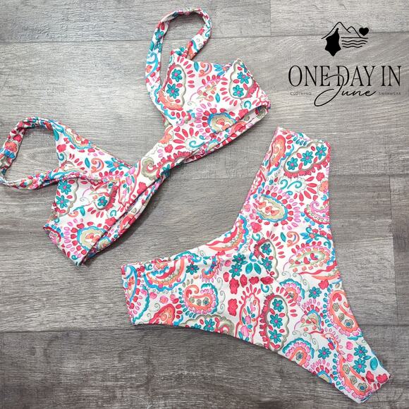 Adisputent High Cut Floral Bikini Swimsuit Size M - Picture 4 of 4